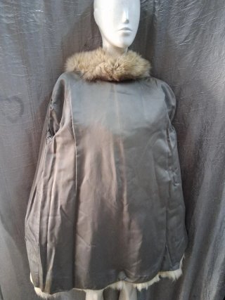 Cappotto in pelliccia beige e grigio