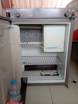 Frigorífico caravana trivalente Electrolux