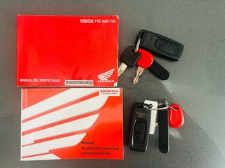 Honda Vision Blanca Scooter