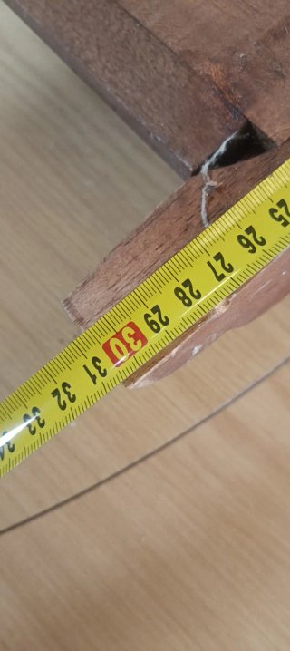 Percha antigua de madera tallada