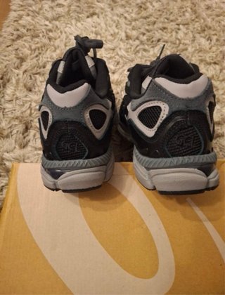 Zapatillas Asics Negras