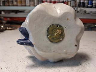 Figura niña con pajarito de porcelana