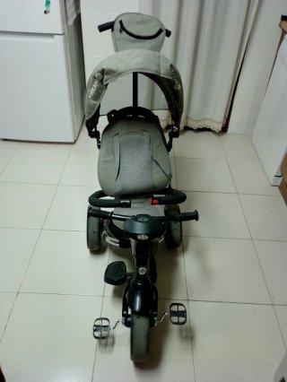 Triciclo para niños gris