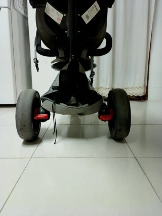 Triciclo para niños gris