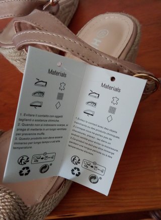 Sandalias cuña beige/doradas HITMARS talla 40