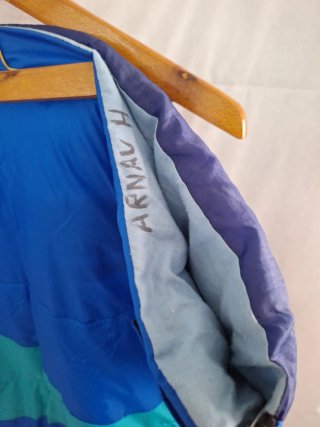 Saco de dormir azul con diseño de olas 150x70 cm