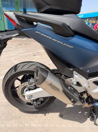 Honda Forza 750 impecable