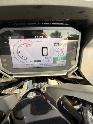 Honda Forza 750 impecable