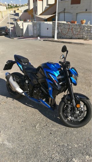 Suzuki GSX-S750 Naked Azul/Negra