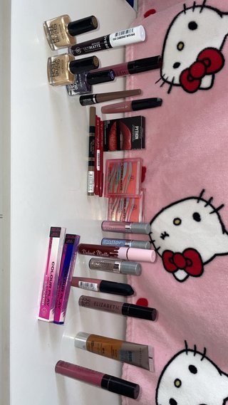 Lote Maquillaje Primor: Esmaltes y Labiales