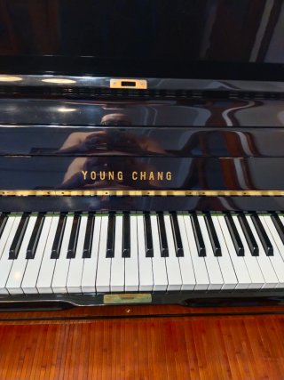 Piano Acústico Negro