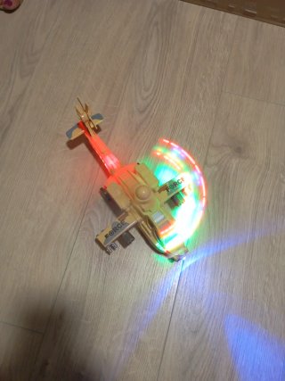 Helicóptero de juguete eléctrico con luces y sonid
