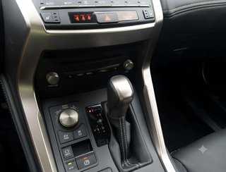 Lexus NX 2.5 300h Premium 2WD