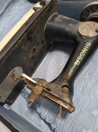 Máquina de coser Singer antigua