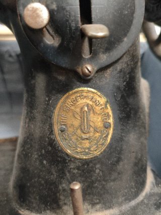 Máquina de coser Singer antigua