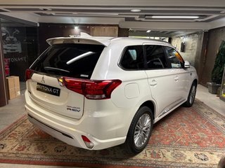 Mitsubishi Outlander 2.4 PHEV 2019