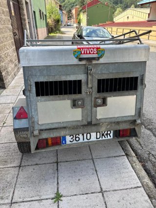 Remolque perros caza
