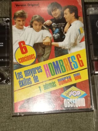 4 Cintas Cassette y radiocdcassete.