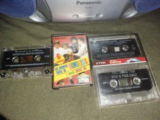 4 Cintas Cassette y radiocdcassete.
