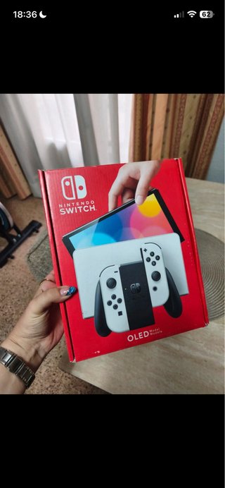 Nintendo Switch OLED Blanca y Negra