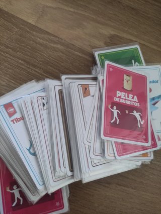 Juego de cartas Throw Throw Burrito.