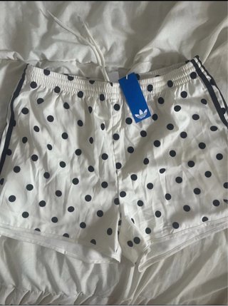 Adidas Shorts Lunares Blancos y Negros