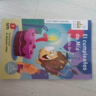 Troti futbolero, el cumpleaños de Mia....