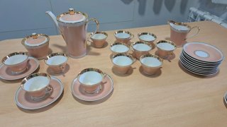 Juego de café estilo Art Decó rosa y dorado