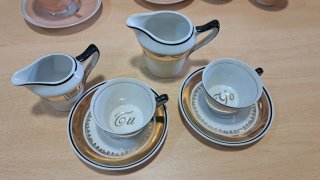 Juego de café estilo Art Decó rosa y dorado
