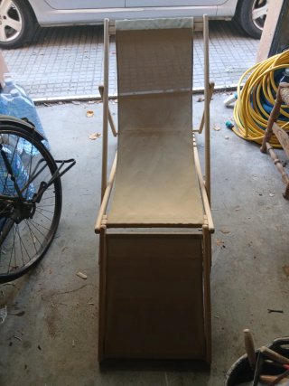 2 Tumbonas de madera y tela beige