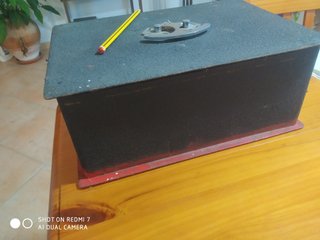 Caja fuerte antigua decorativa