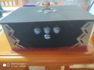 Caja fuerte antigua decorativa