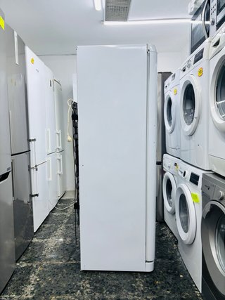 Conjelador Indesit Blanca
