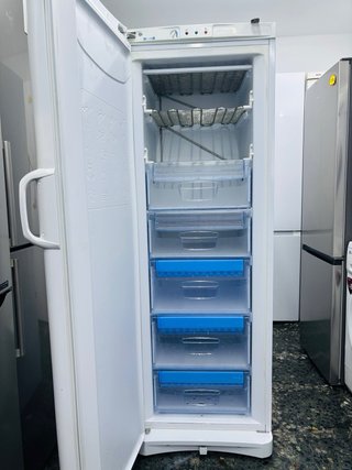 Conjelador Indesit Blanca