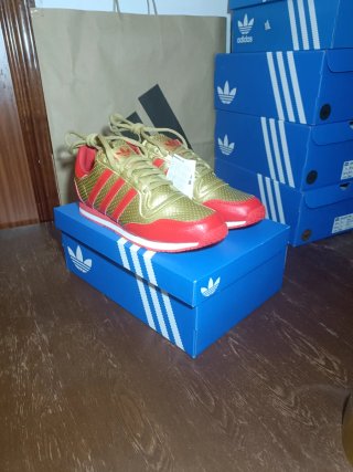 Zapatillas Adidas Galaxy OG Doradas y Rojas
