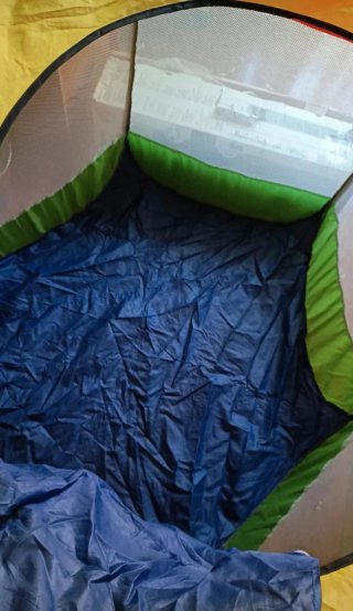 Cabaña de bolas para niños