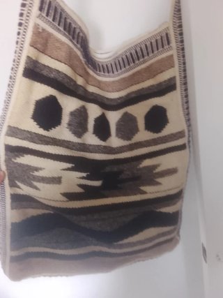 Bolso de hombro con estampado étnico