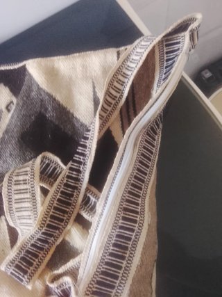 Bolso de hombro con estampado étnico