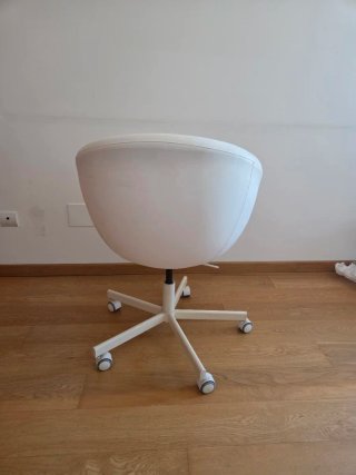 Silla giratoria Ikea Skruvsta blanca