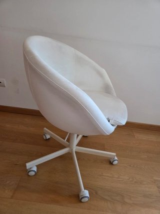 Silla giratoria Ikea Skruvsta blanca