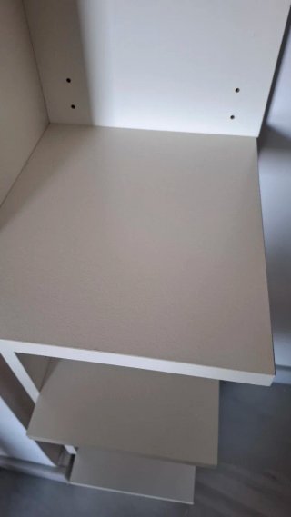 Estantería blanca de madera