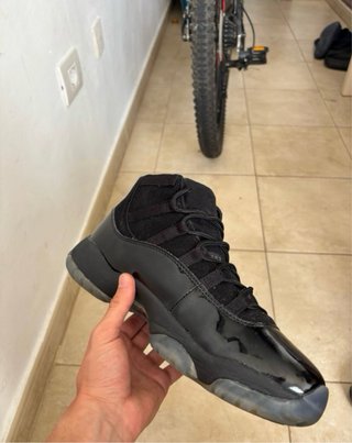 Jordan 11 Negro/Gris