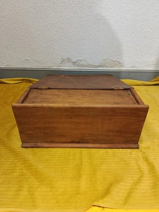 ANTIGUO ESCRITORIO DE SOBREMESA DE MADERA
