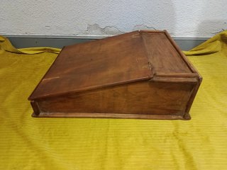 ANTIGUO ESCRITORIO DE SOBREMESA DE MADERA