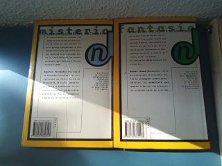 El Navegante, dos libros de literatura juvenil.