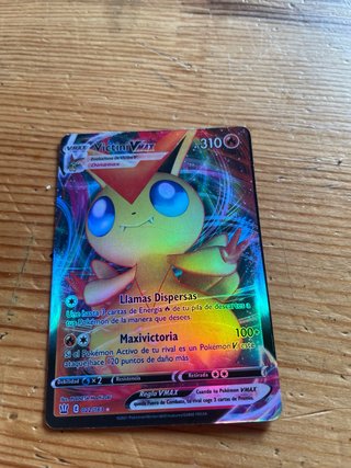 Carta Pokémon Victini VMAX 022/163