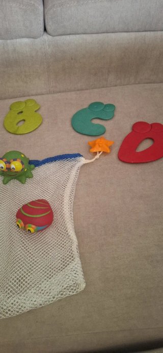 Juego de baño infantil con figuras