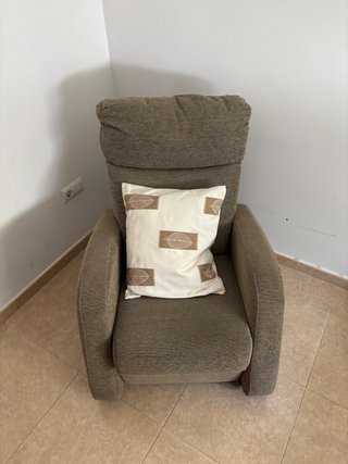 Butaca de salón tela beige y marrón