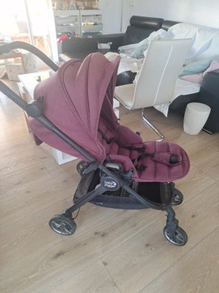 Carro Baby Jogger con funda transporte e impermeab