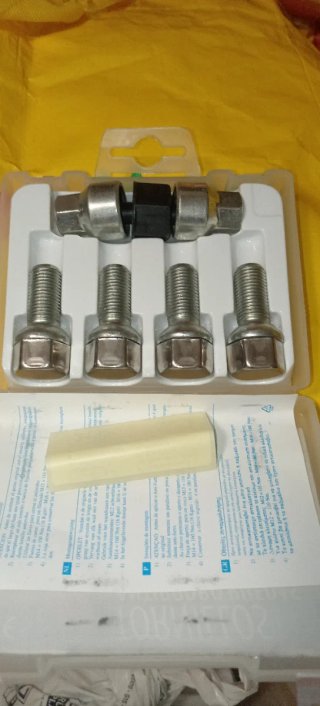 Tornillos Antirrobo Serca con Llave